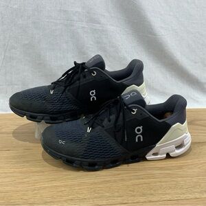 On Cloud Cloudflyer 4 Black White Gray Running Shoes Men’s Size 9.5